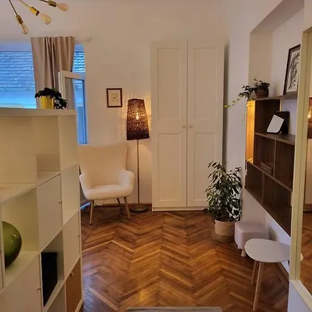 Lovely Place In The Center